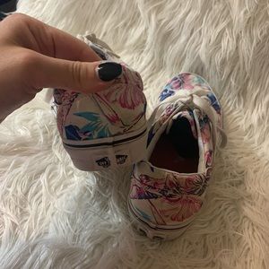 Floral Women’s Vans size 8